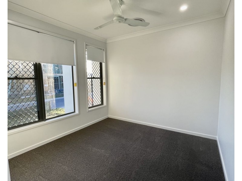 42 Waratah St, Pallara QLD 4110