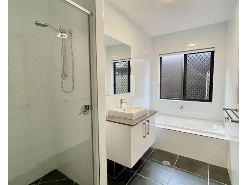 42 Waratah St, Pallara QLD 4110