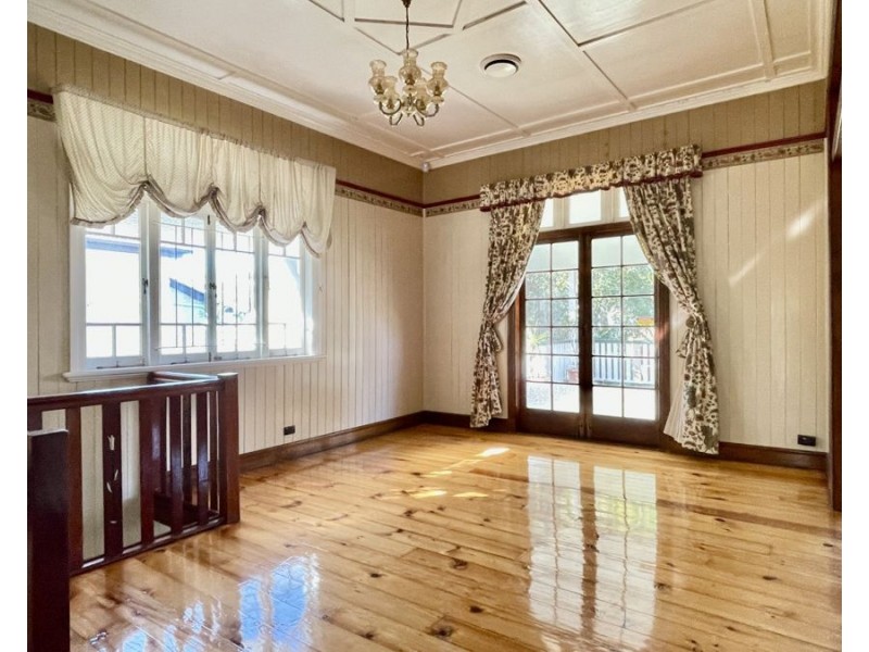 4 Bright St, Newtown QLD 4305