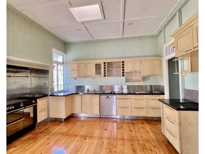 4 Bright St, Newtown QLD 4305