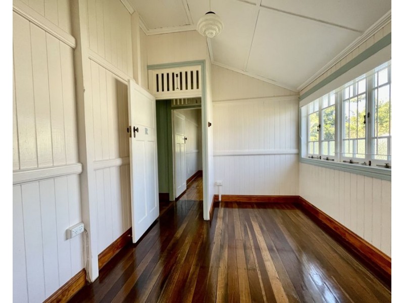 4 Bright St, Newtown QLD 4305