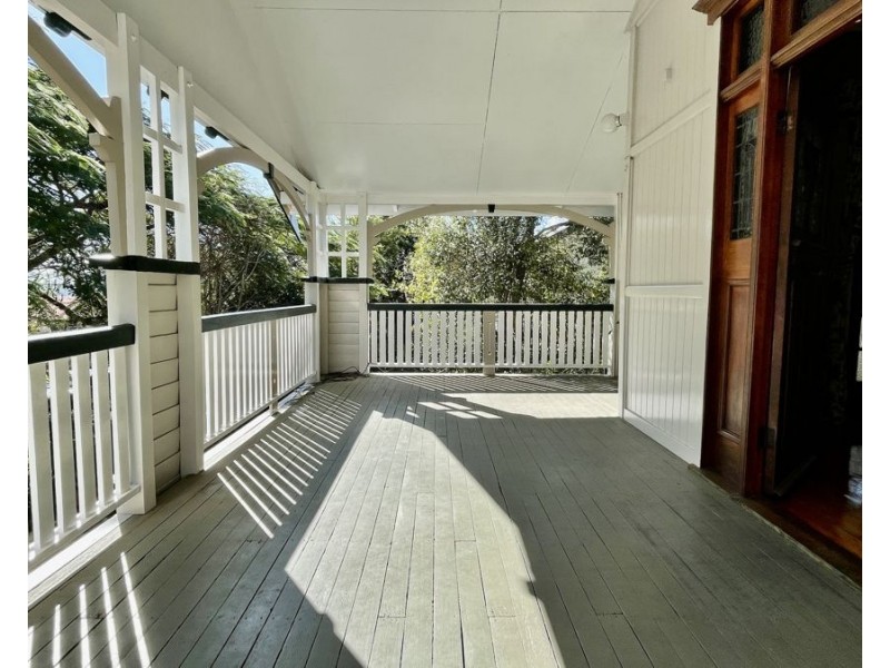 4 Bright St, Newtown QLD 4305