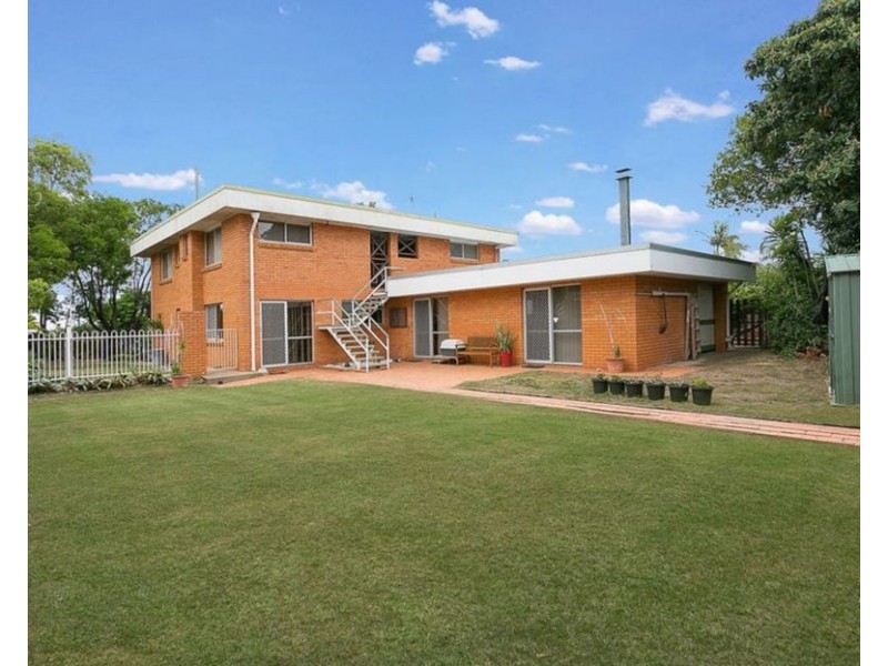 2 Dell St, Eastern Heights QLD 4305