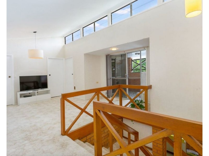 2 Dell St, Eastern Heights QLD 4305