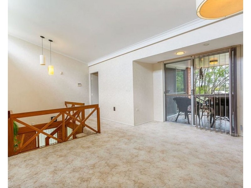 2 Dell St, Eastern Heights QLD 4305