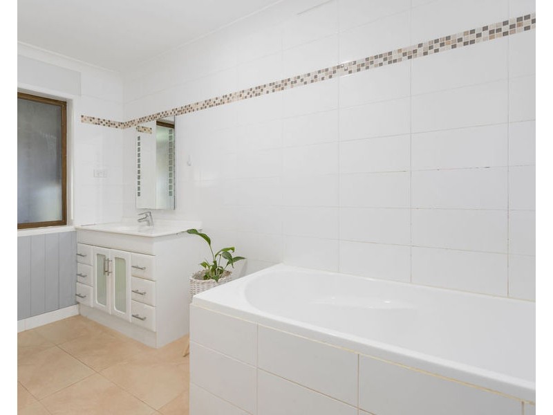 13 Shannon Road, Lowood QLD 4311