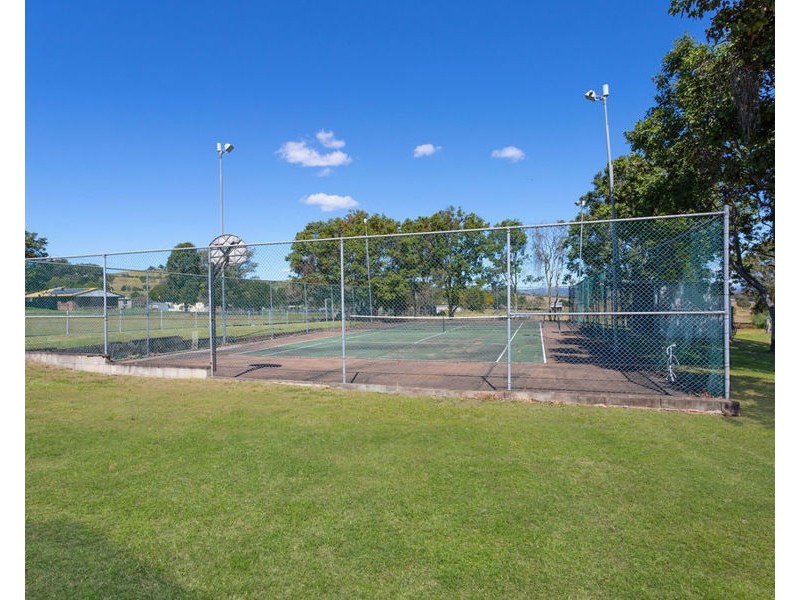 13 Shannon Road, Lowood QLD 4311