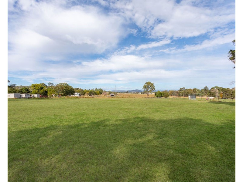 13 Shannon Road, Lowood QLD 4311