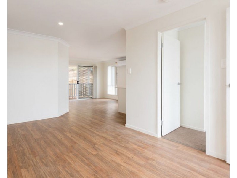 1/54A Brentwood Dr, Bundamba QLD 4304