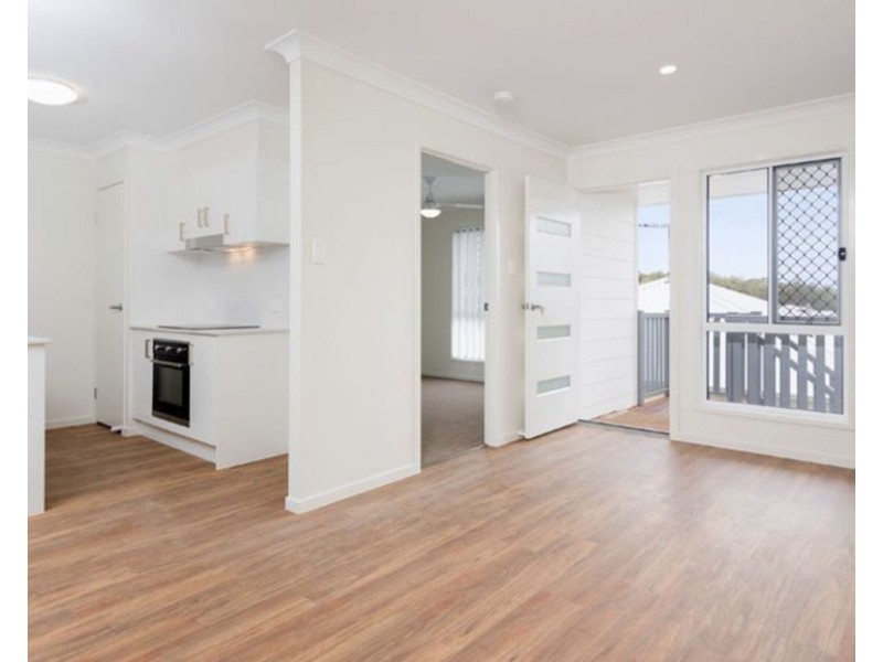 1/54A Brentwood Dr, Bundamba QLD 4304