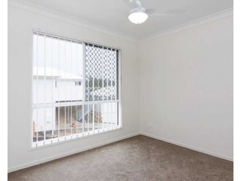 1/54A Brentwood Dr, Bundamba QLD 4304