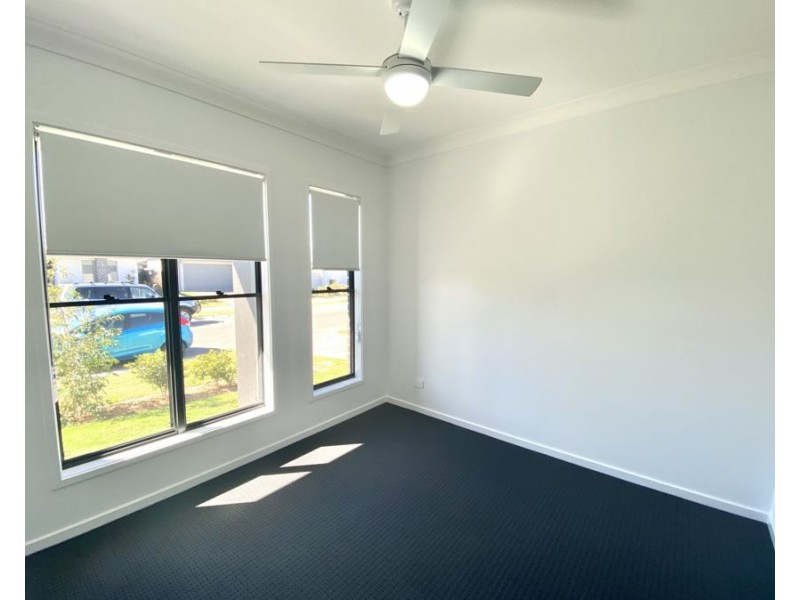 17 Whitsunday St, Newport QLD 4020