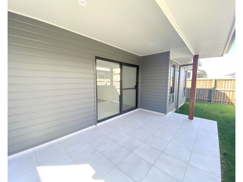 17 Whitsunday St, Newport QLD 4020