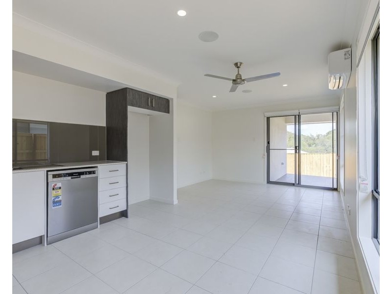 2/28 Herbst Dr, Bahrs Scrub QLD 4207