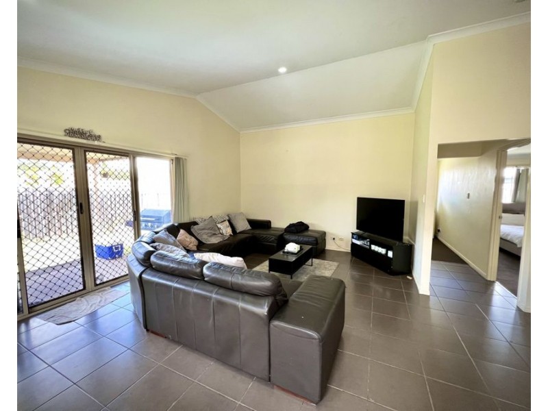 5 Staaten St, Brassall QLD 4305