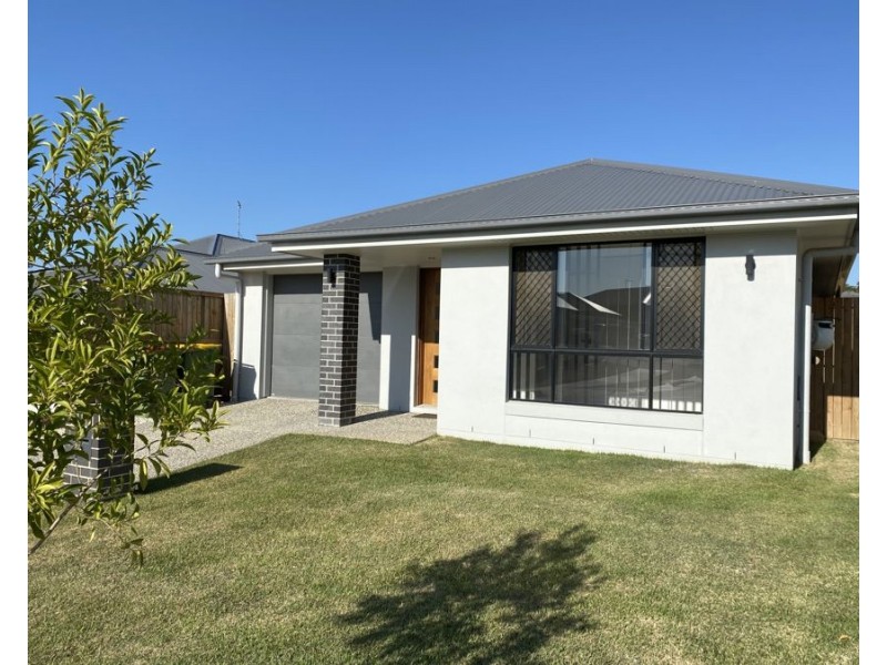 8 Echidna St, Deebing Heights QLD 4306