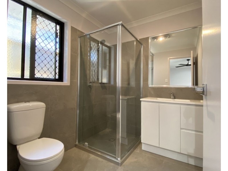 8 Echidna St, Deebing Heights QLD 4306