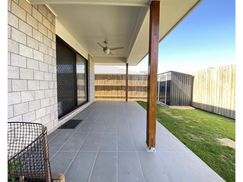 8 Echidna St, Deebing Heights QLD 4306