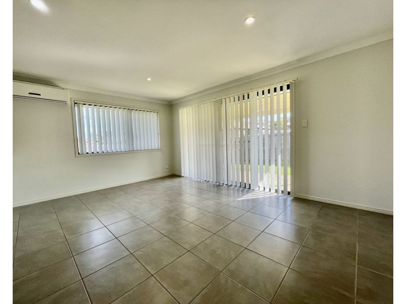 10 Friendship Place, Brassall QLD 4305