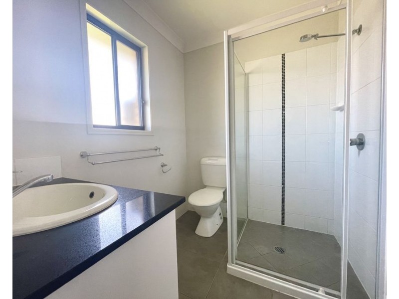 10 Friendship Place, Brassall QLD 4305