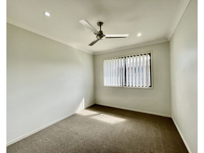 10 Friendship Place, Brassall QLD 4305