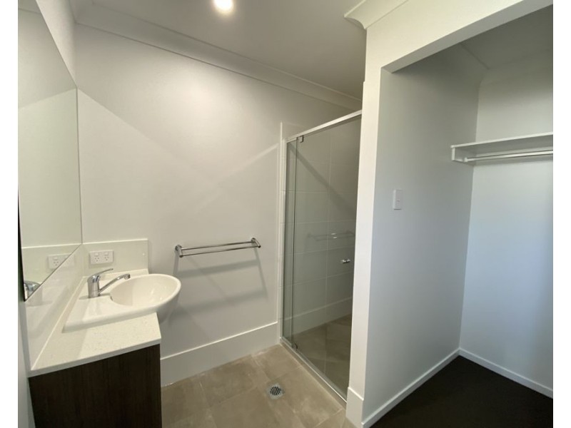 17 Dawson Place, Brassall QLD 4305