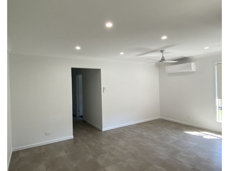 17 Dawson Place, Brassall QLD 4305