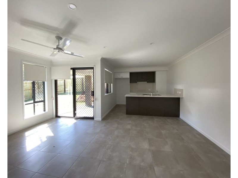17 Dawson Place, Brassall QLD 4305