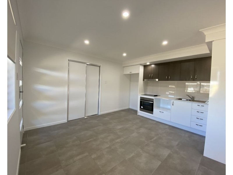 17 Dawson Place, Brassall QLD 4305