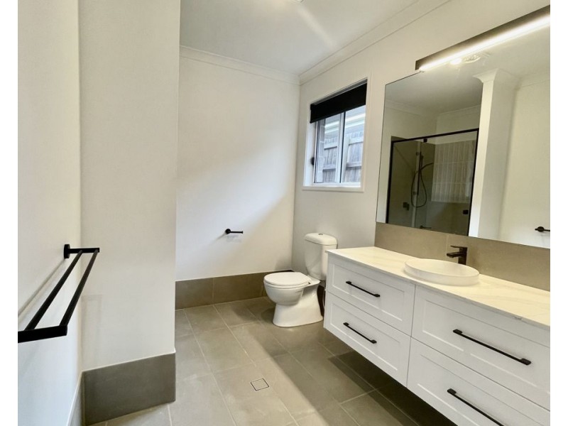 32 Barcoo Dr, Plainland QLD 4341