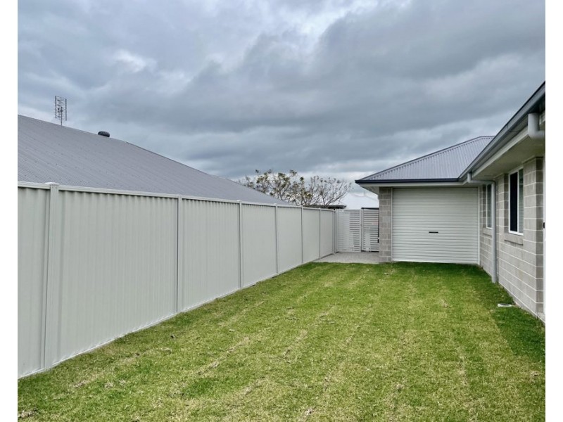 32 Barcoo Dr, Plainland QLD 4341
