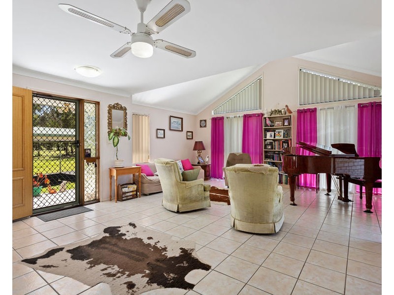 55 Thallon Road, Kensington Grove QLD 4341