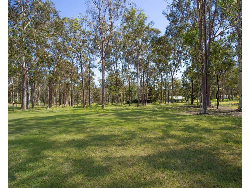 55 Thallon Road, Kensington Grove QLD 4341
