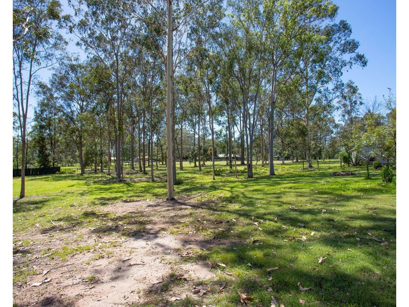 55 Thallon Road, Kensington Grove QLD 4341