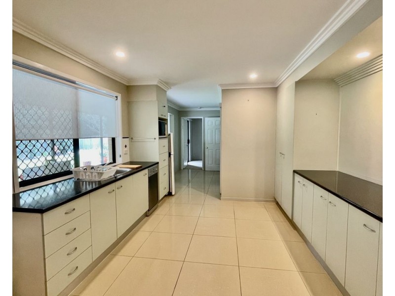 16A Jacana Crs, Flinders View QLD 4305