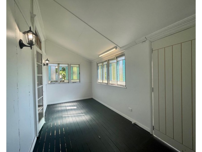 22 Waterworks Rd, Brassall QLD 4305