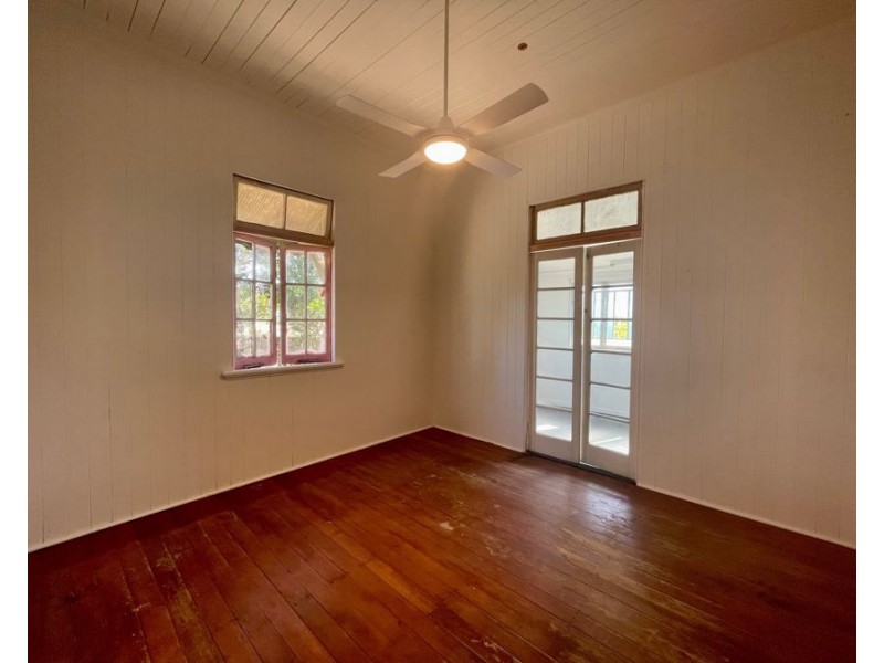 22 Waterworks Rd, Brassall QLD 4305