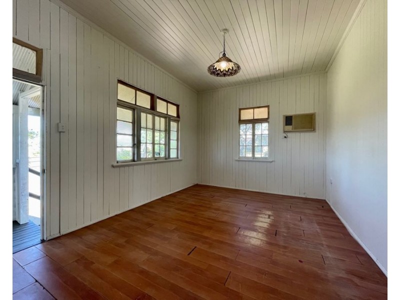 22 Waterworks Rd, Brassall QLD 4305