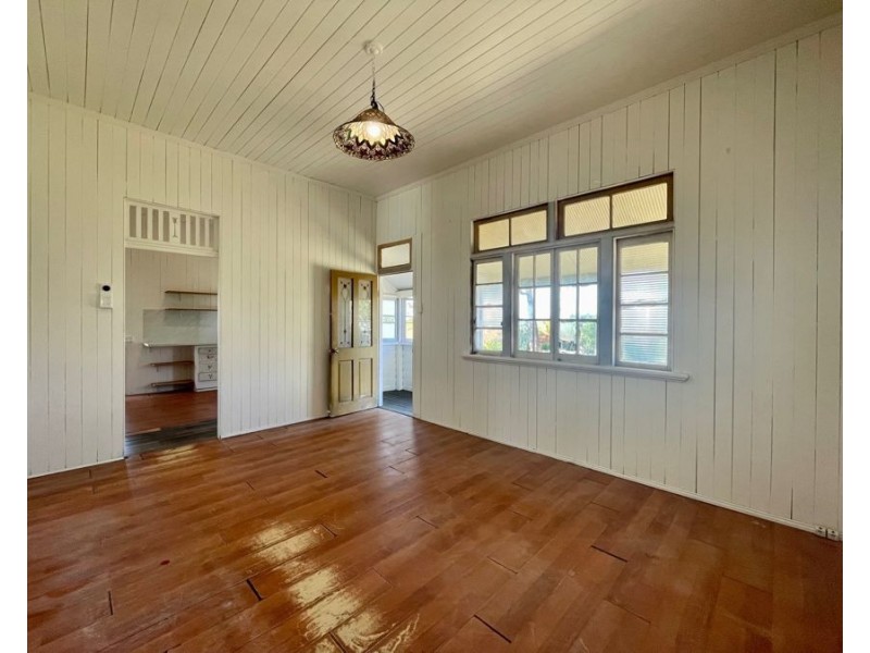 22 Waterworks Rd, Brassall QLD 4305
