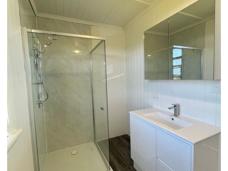 22 Waterworks Rd, Brassall QLD 4305