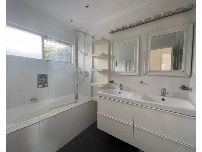 12 Susan St, Redbank Plains QLD 4301