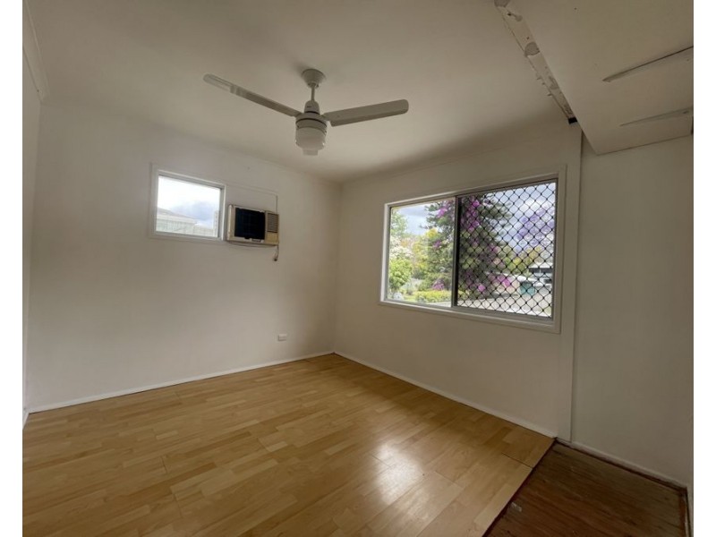 12 Susan St, Redbank Plains QLD 4301