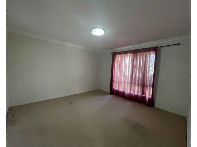 8 Renee St, Redbank Plains QLD 4301