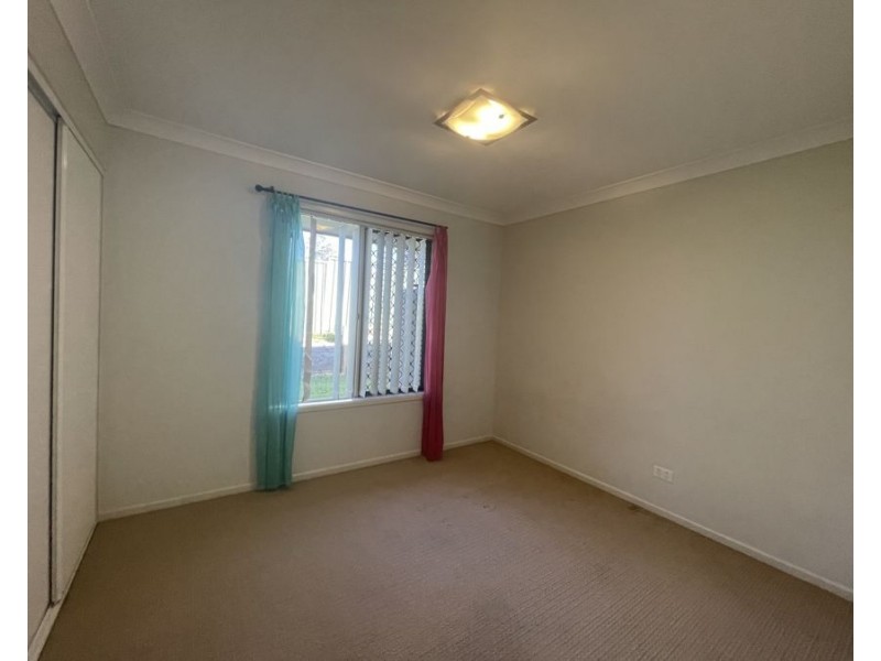 8 Renee St, Redbank Plains QLD 4301