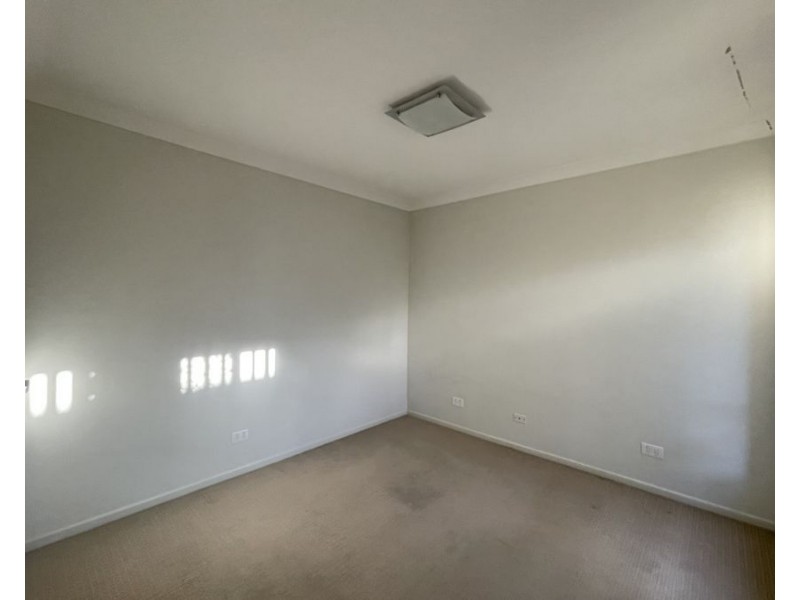 8 Renee St, Redbank Plains QLD 4301