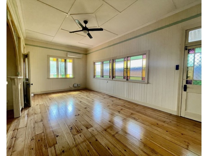 17 Martin Street, Woodend QLD 4305