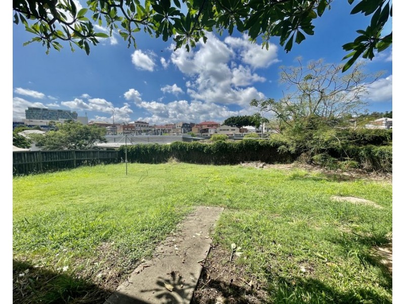 17 Martin Street, Woodend QLD 4305