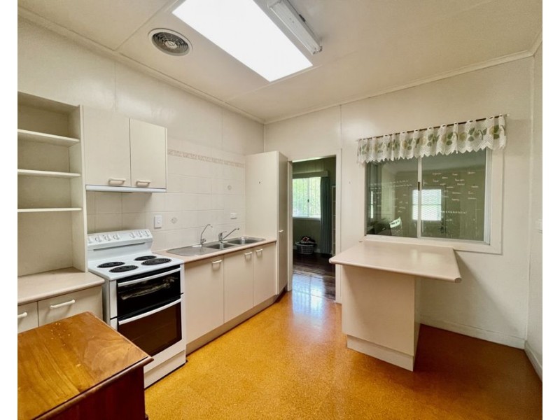 13 Brisbane Road, Newtown QLD 4305