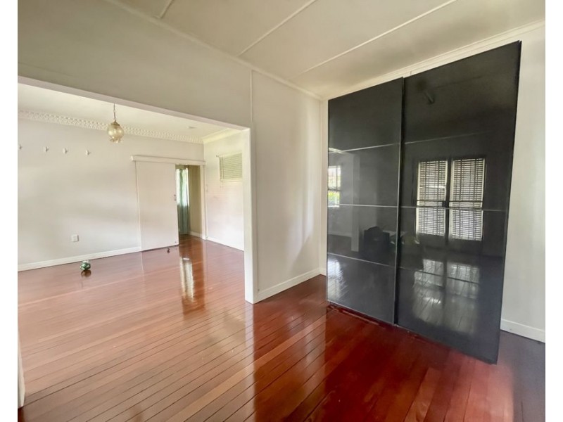 13 Brisbane Road, Newtown QLD 4305