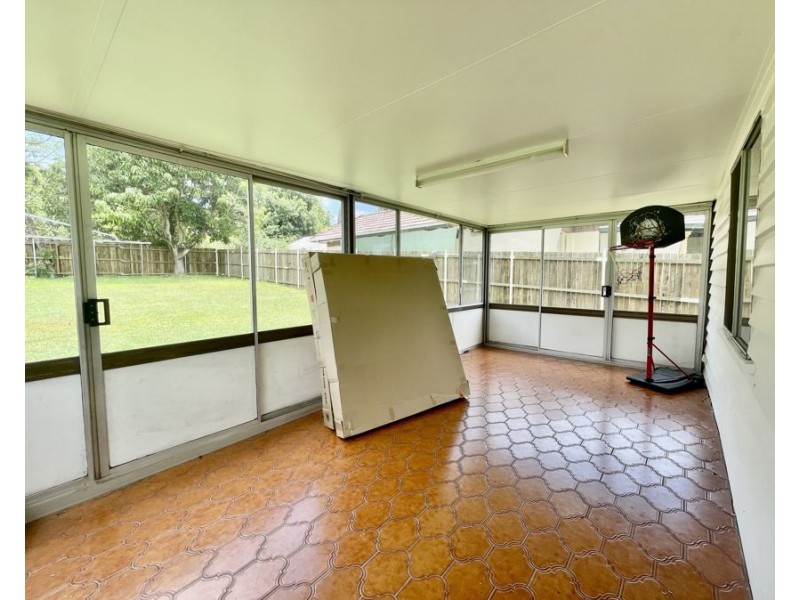 13 Brisbane Road, Newtown QLD 4305
